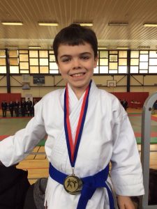 Médaille d'or en Kata masculin ! (pupille)